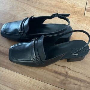 Womens kitten heel loafer